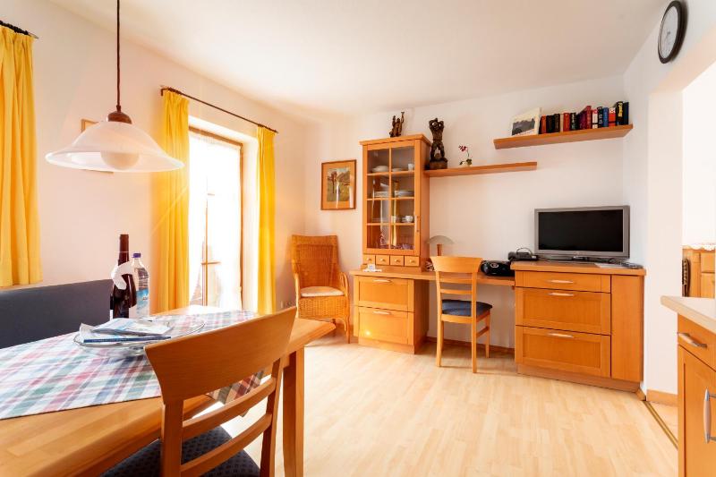 One-Bedroom Apartment image 4