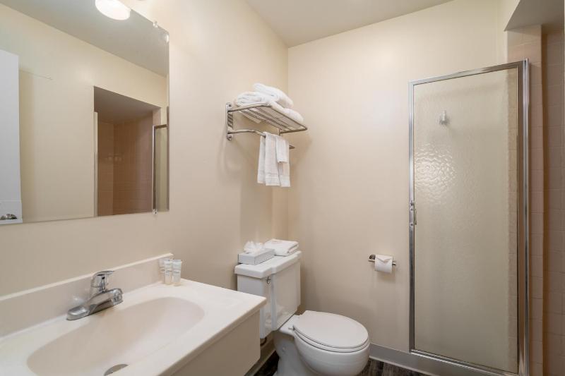 Nevada Flats Hotel - image 13