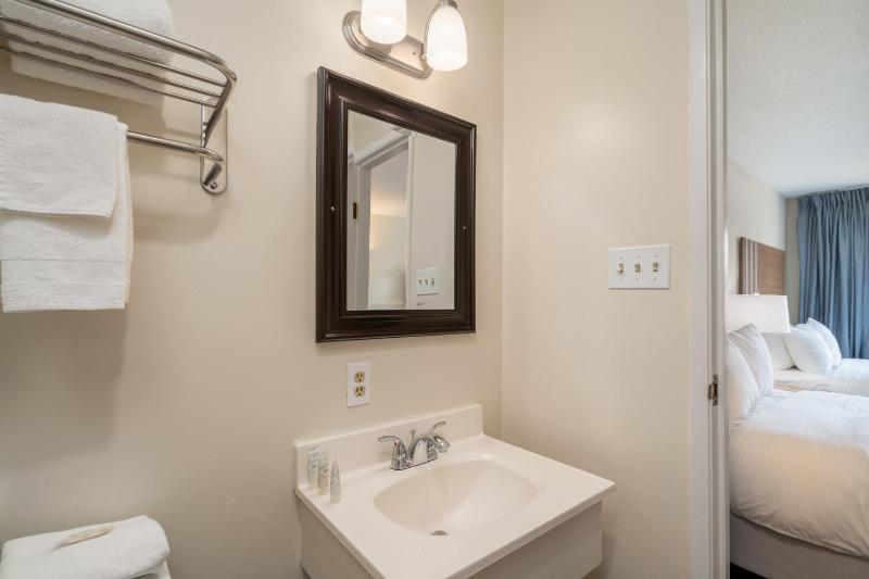 Nevada Flats Hotel - image 25