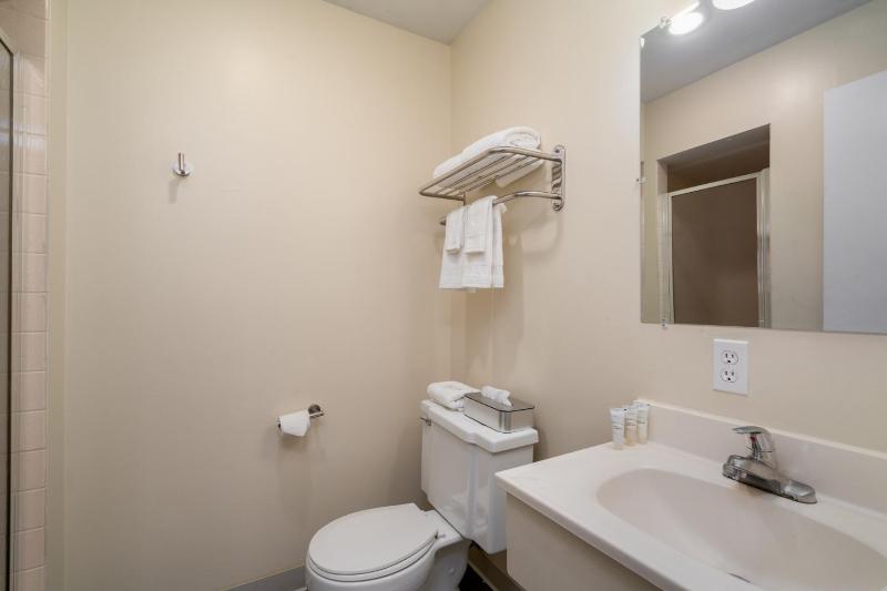 Nevada Flats Hotel - image 7