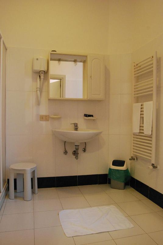 Deluxe Room image 4