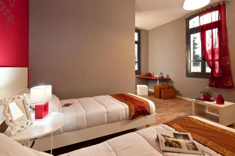 Double or Twin Room image 4