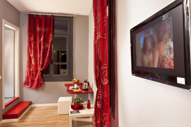 Double or Twin Room image 3