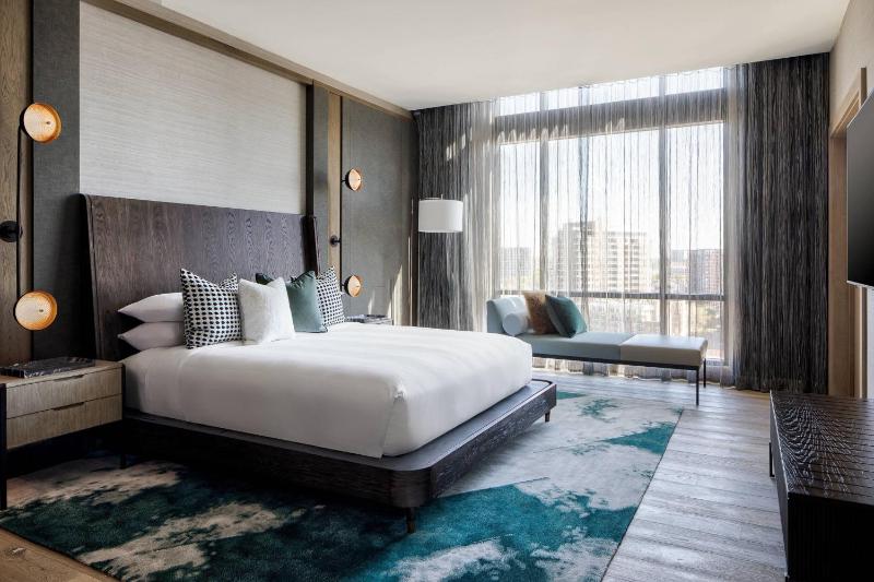 Marriott Dallas Uptown - image 8
