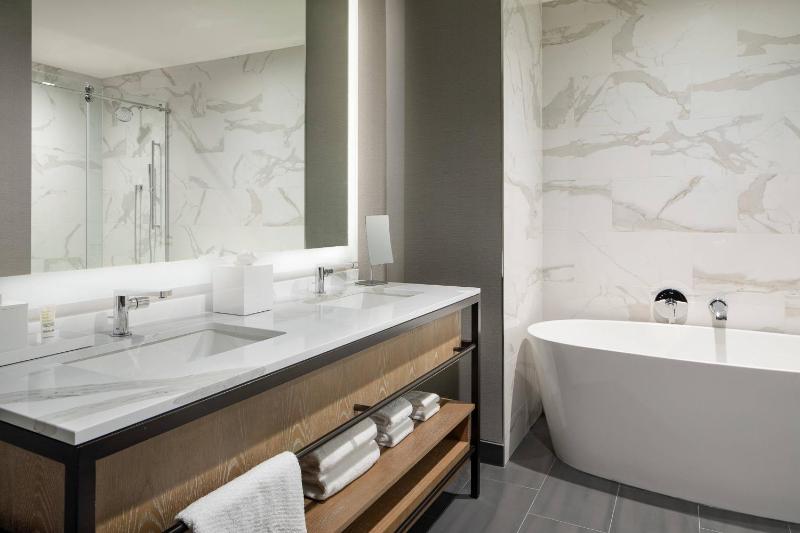 Marriott Dallas Uptown - image 18
