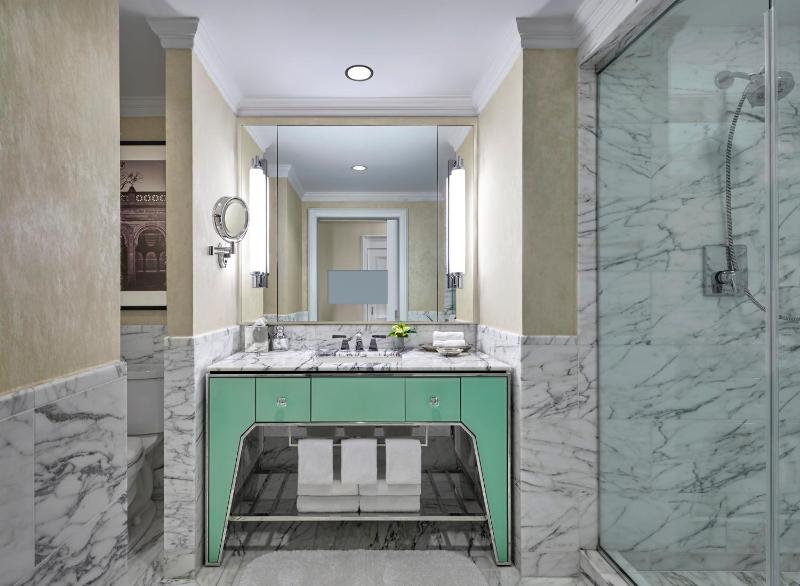 Luxury King Room image 2