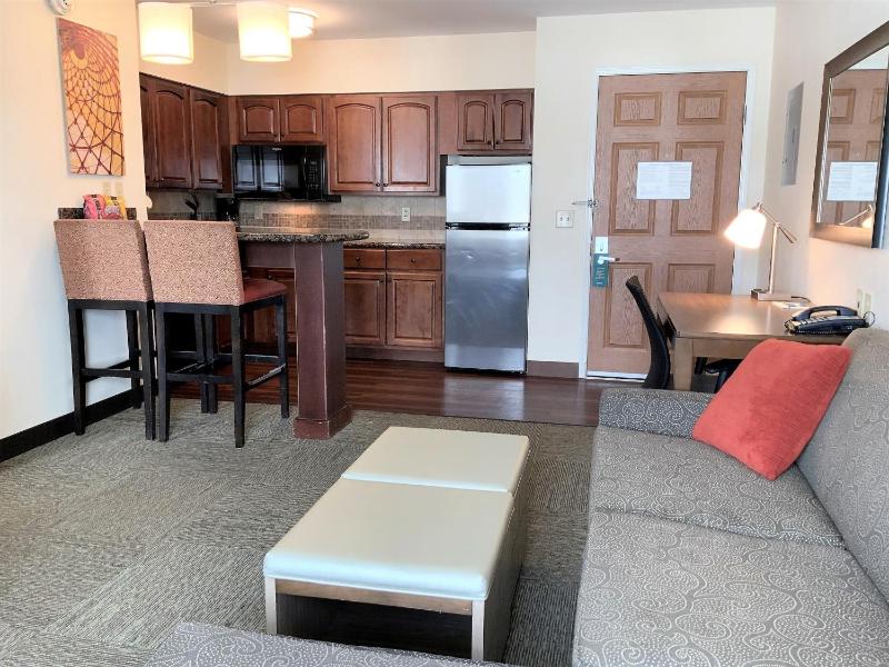 One-Bedroom Suite image 1