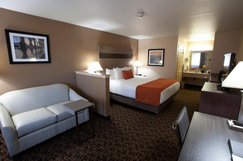 King Room - Non-Smoking image 3