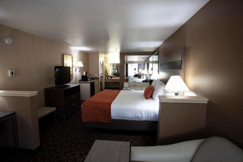 1 King Bed, Suite, Jetted Tub, Non-Smoking image 3