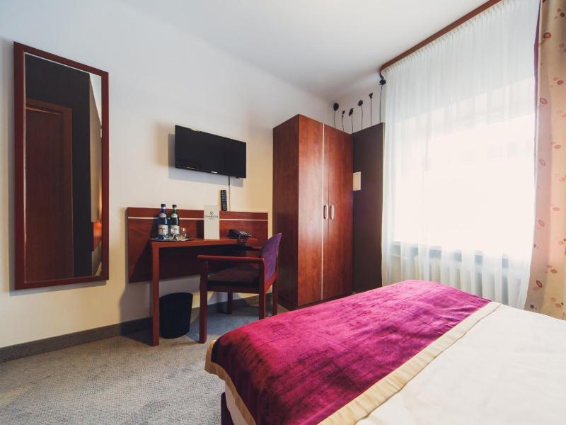 Single Room image 2