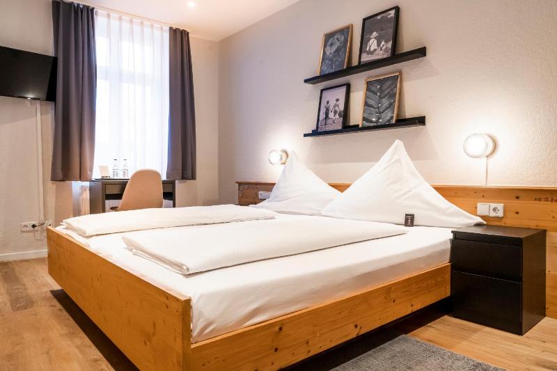 Double Room image 1
