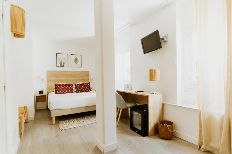 Superior Double Room image 3