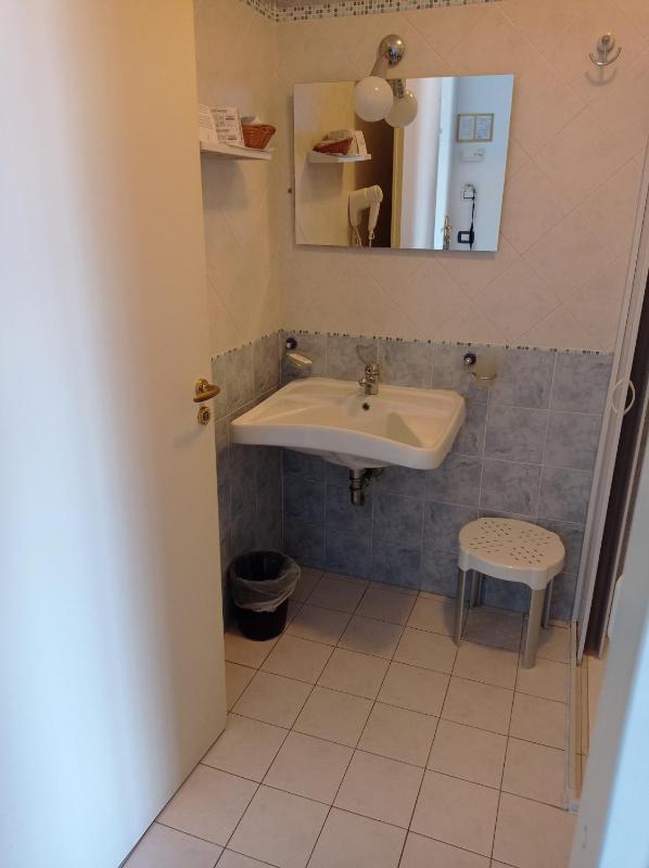 Double or Twin Room - Disability Access image 4