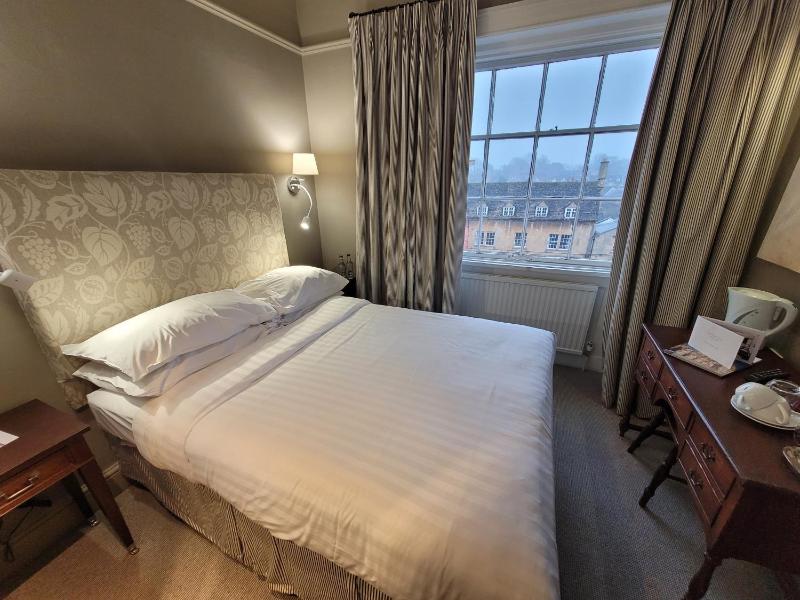 Small Double Room image 1