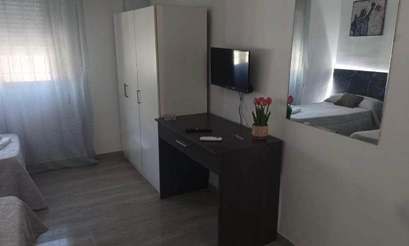 Double Room with Private Bathroom image 3