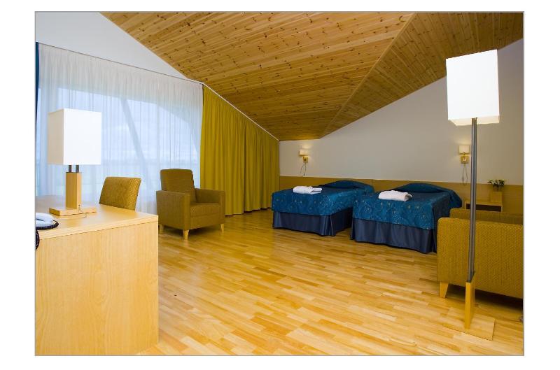 Thalasso Superior Twin Room with Spa Access image 4