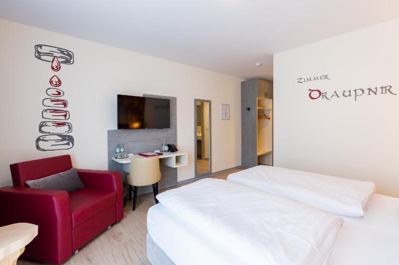 Large Double Room image 3