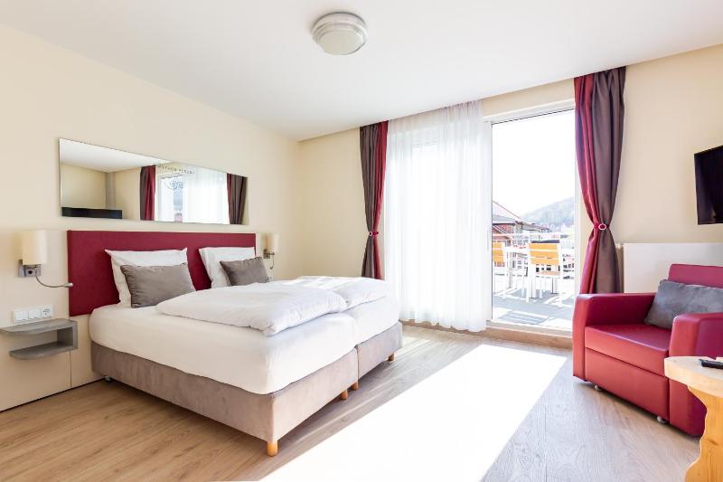 Junior Suite with Balcony image 1