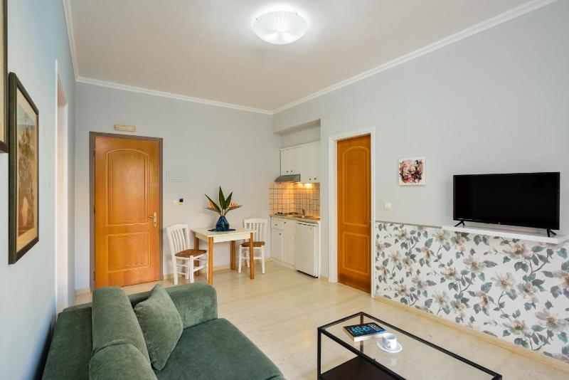 One-Bedroom Apartment image 3