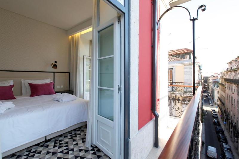 Superior Double Room with Street View image 1