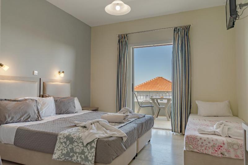 Studio Apartment with Sea View image 3