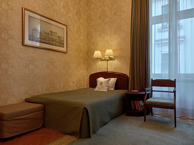 Business Single Room image 1