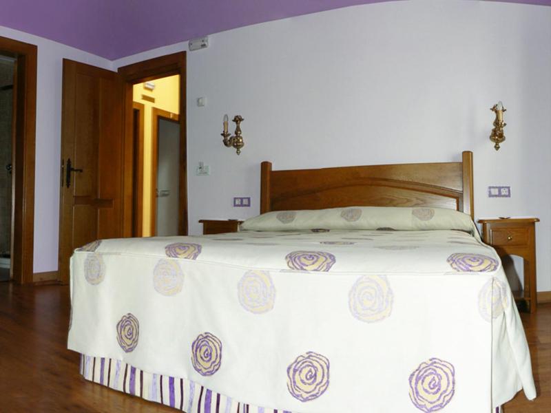 Queen Room image 1