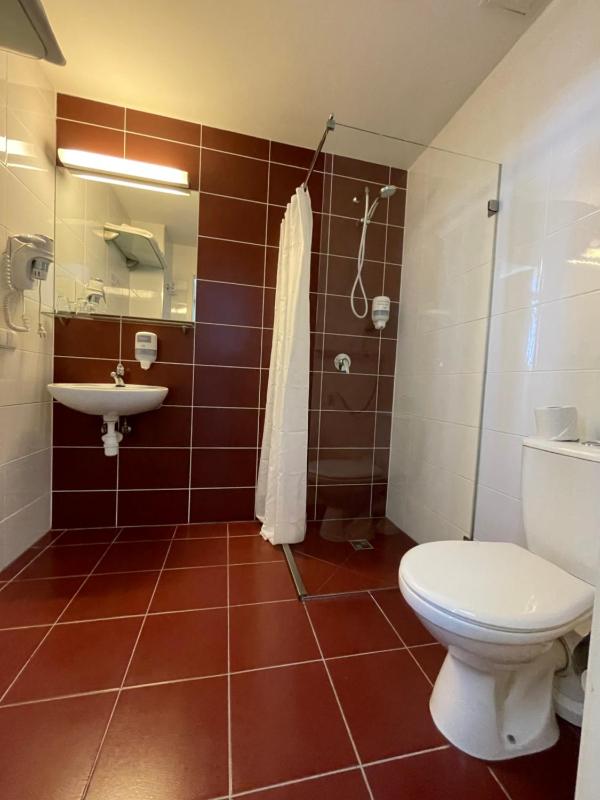 Single Room image 4