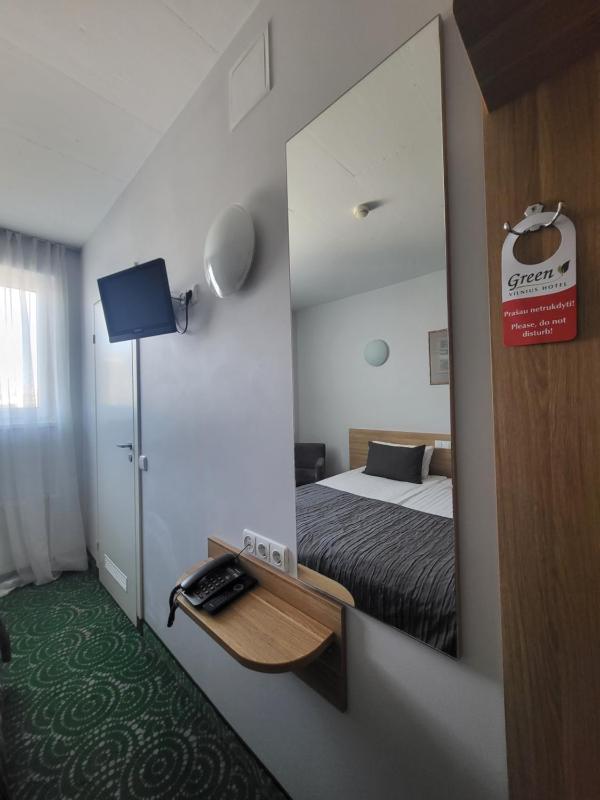 Double Room image 3