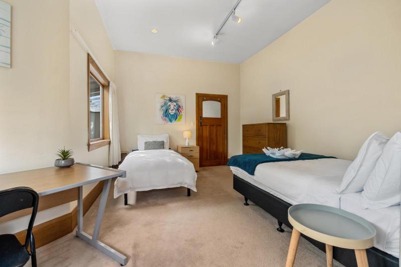 Fendalton Villa - Christchurch Holiday Home - image 9