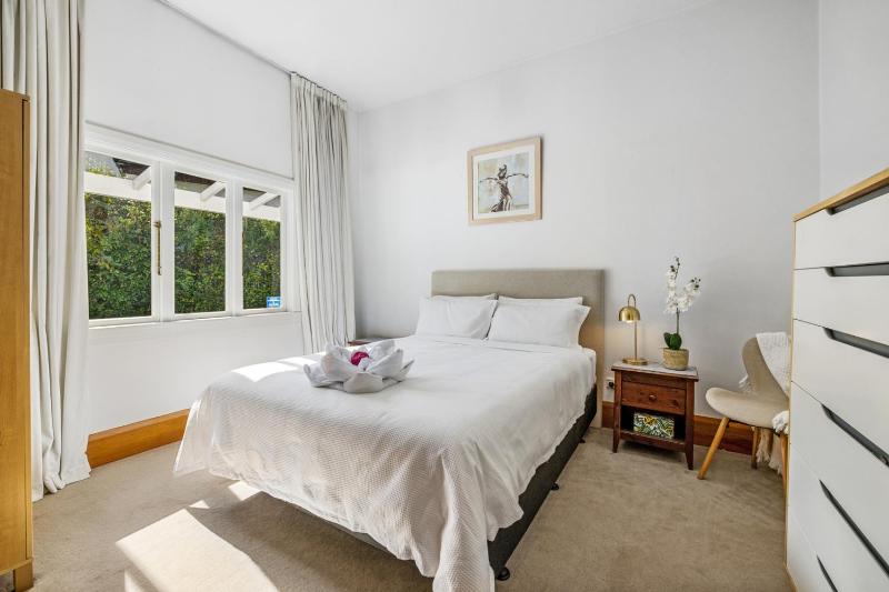 Fendalton Villa - Christchurch Holiday Home - image 7