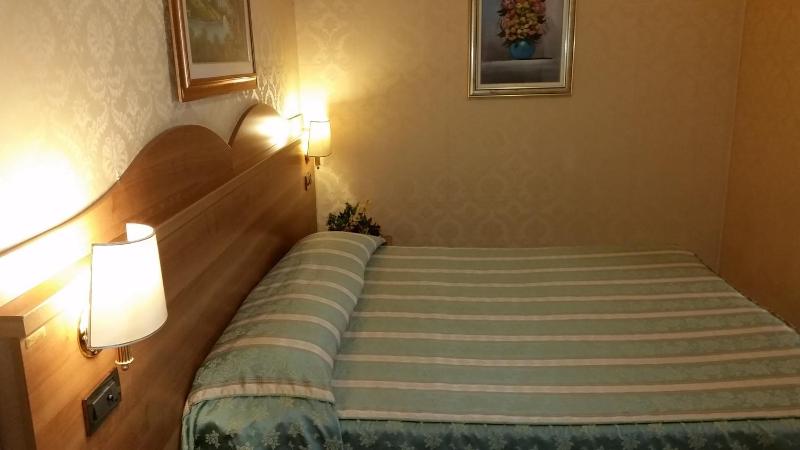 Double or Twin Room image 2