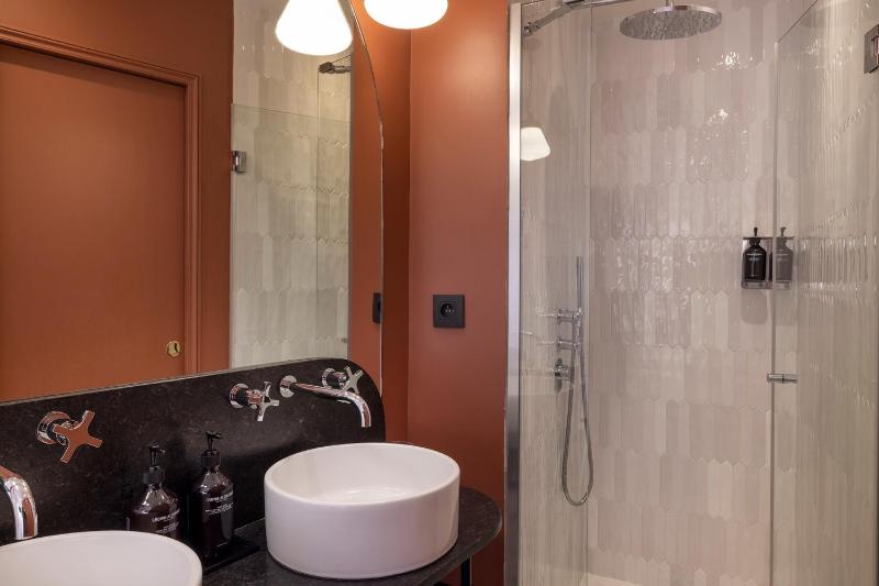 Executive Suite image 2