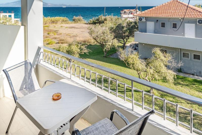 Studio with Sea View image 2