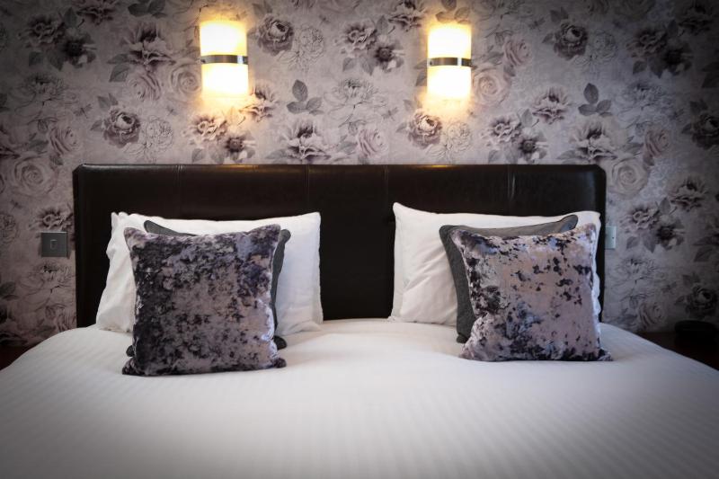 Standard Double Room with Two Single Beds - Non-Smoking image 1