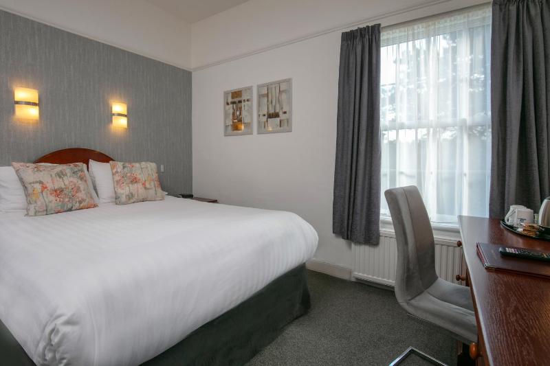 Standard Double Room with Double Bed - Non-Smoking image 3