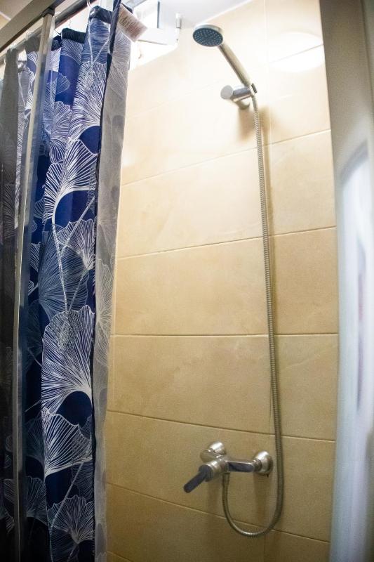 Triple Room with Shared Bathroom image 1