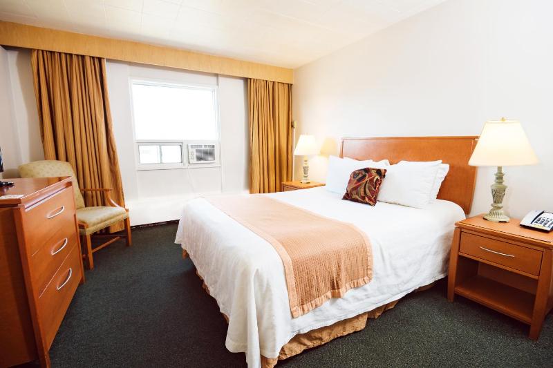 Rosslyn Inn & Suites - image 42