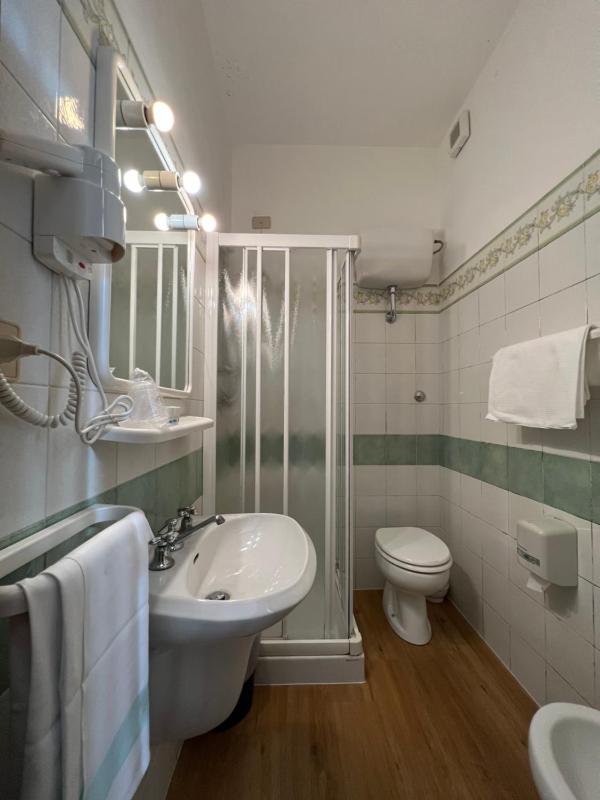Quadruple Room image 2