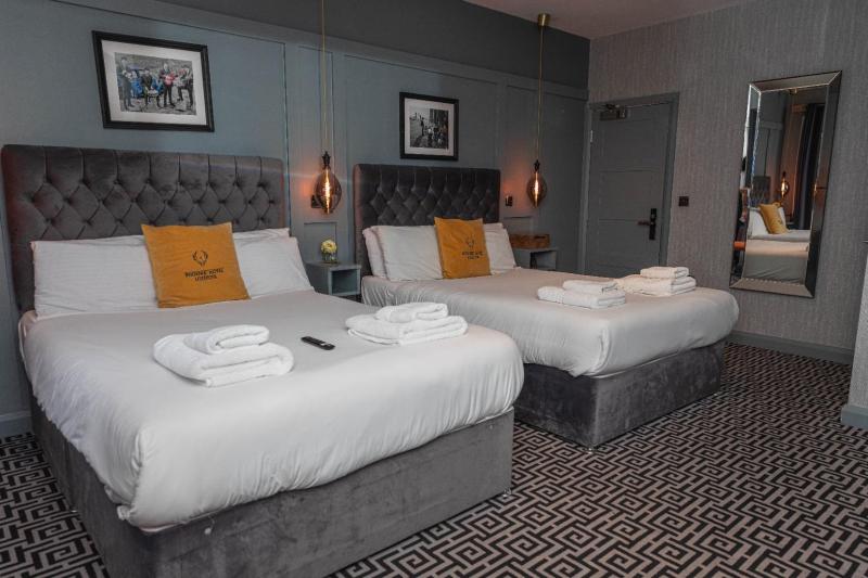 Superior Quadruple Room image 2