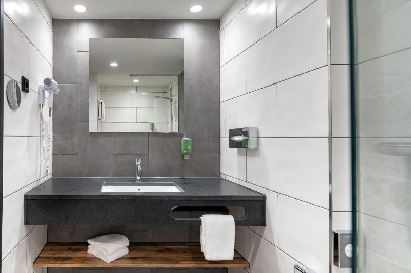 Comfort Twin Room image 2