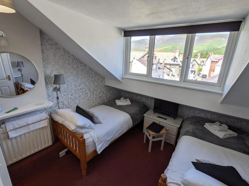 Twin Room image 1