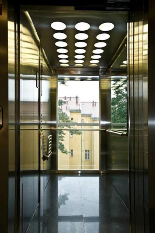 Hotel Noir - image 14