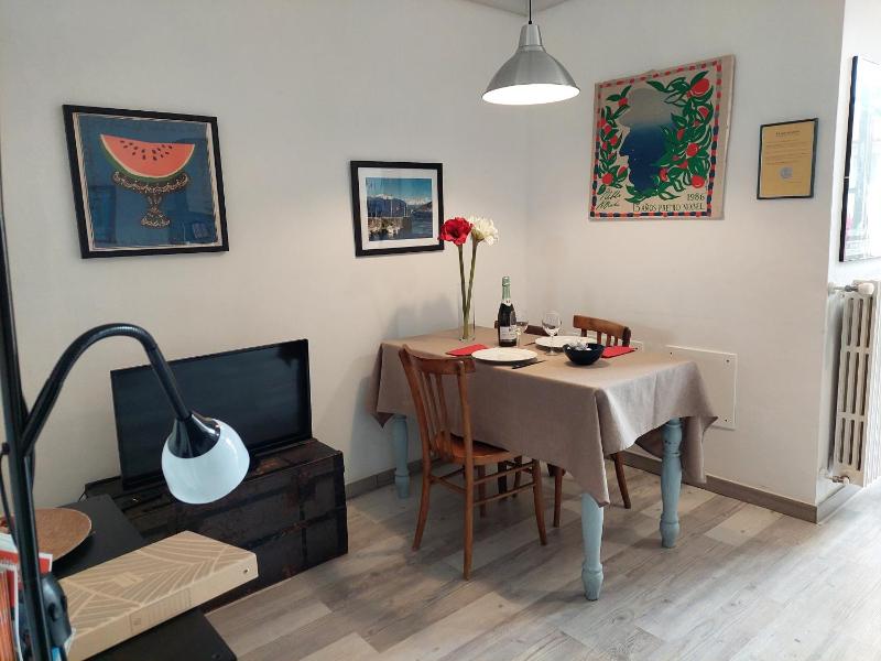 Apartment with Partial Lake View image 4