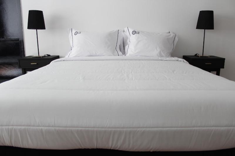 Deluxe Suite image 3