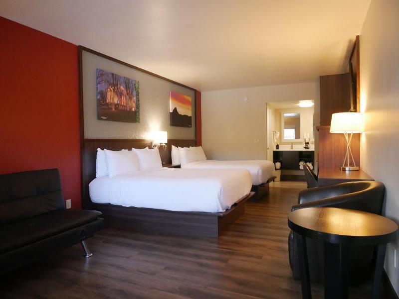 Deluxe Queen Room with Two Queen Beds - Non-Smoking image 1