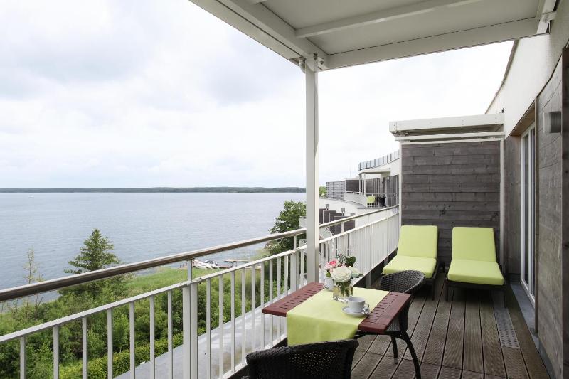 Executive Suite with Lake View image 3