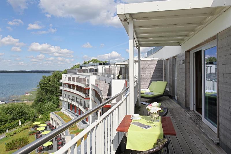 Penthouse Suite with Lake View image 2