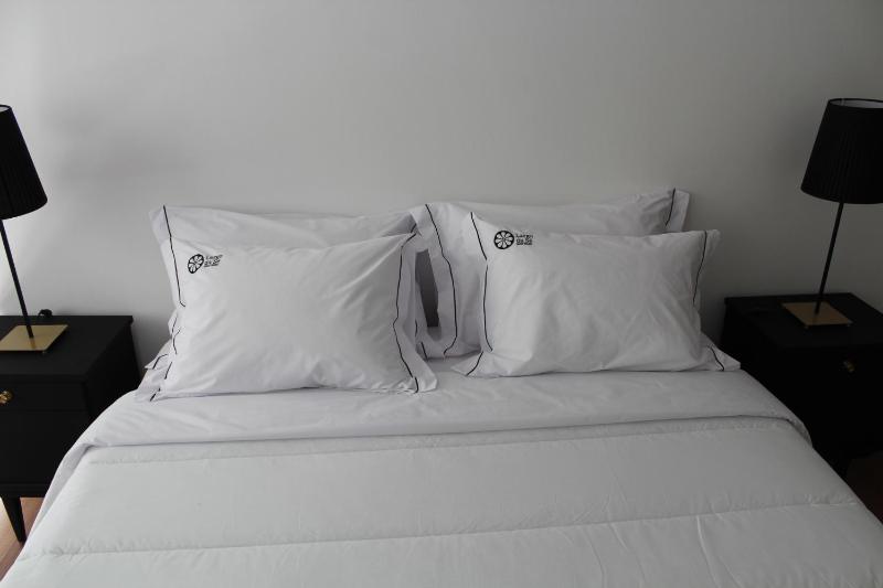 Deluxe Suit - Interior image 2