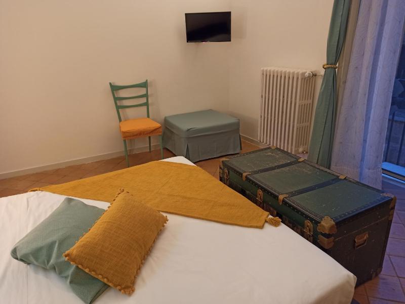 Double Room image 4
